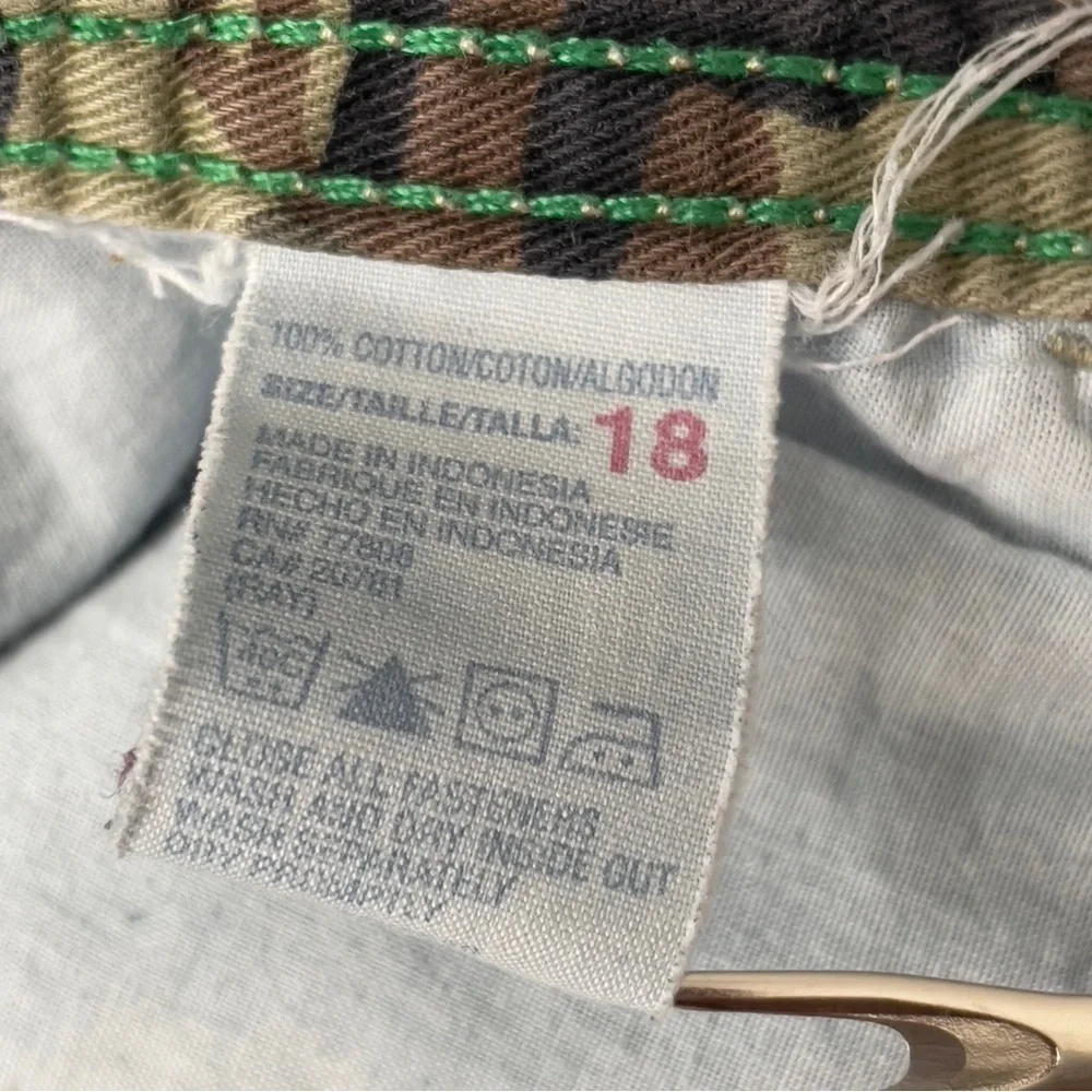 Vintage 2002 Tommy Hilfiger Cargo Jeans Distressed Medium Wash Blue Boys 18 2/4